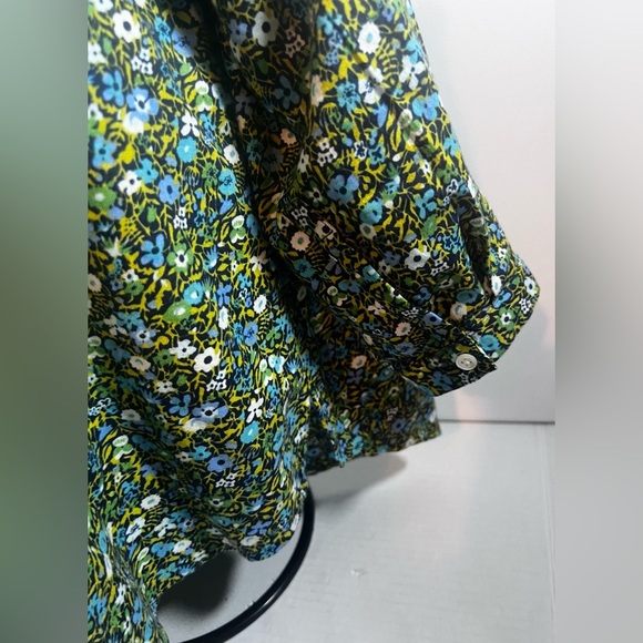 J Jill Green Floral V-Neck Button Blouse Women's Size Medium - Picture 5 of 9